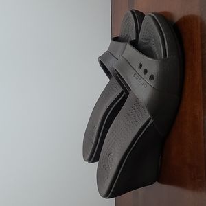 CROCS Dark Brown Wedge Platform Sandals Heeled sz Women's 8